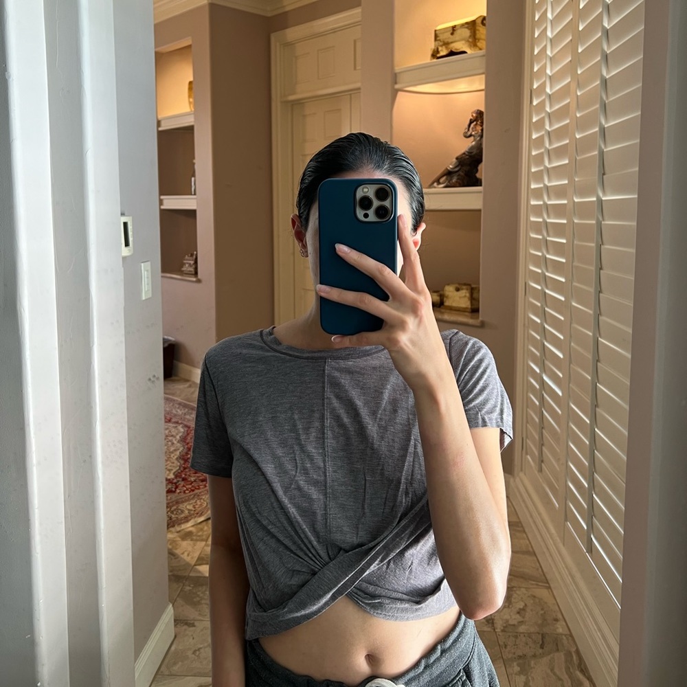 Lululemon purple top